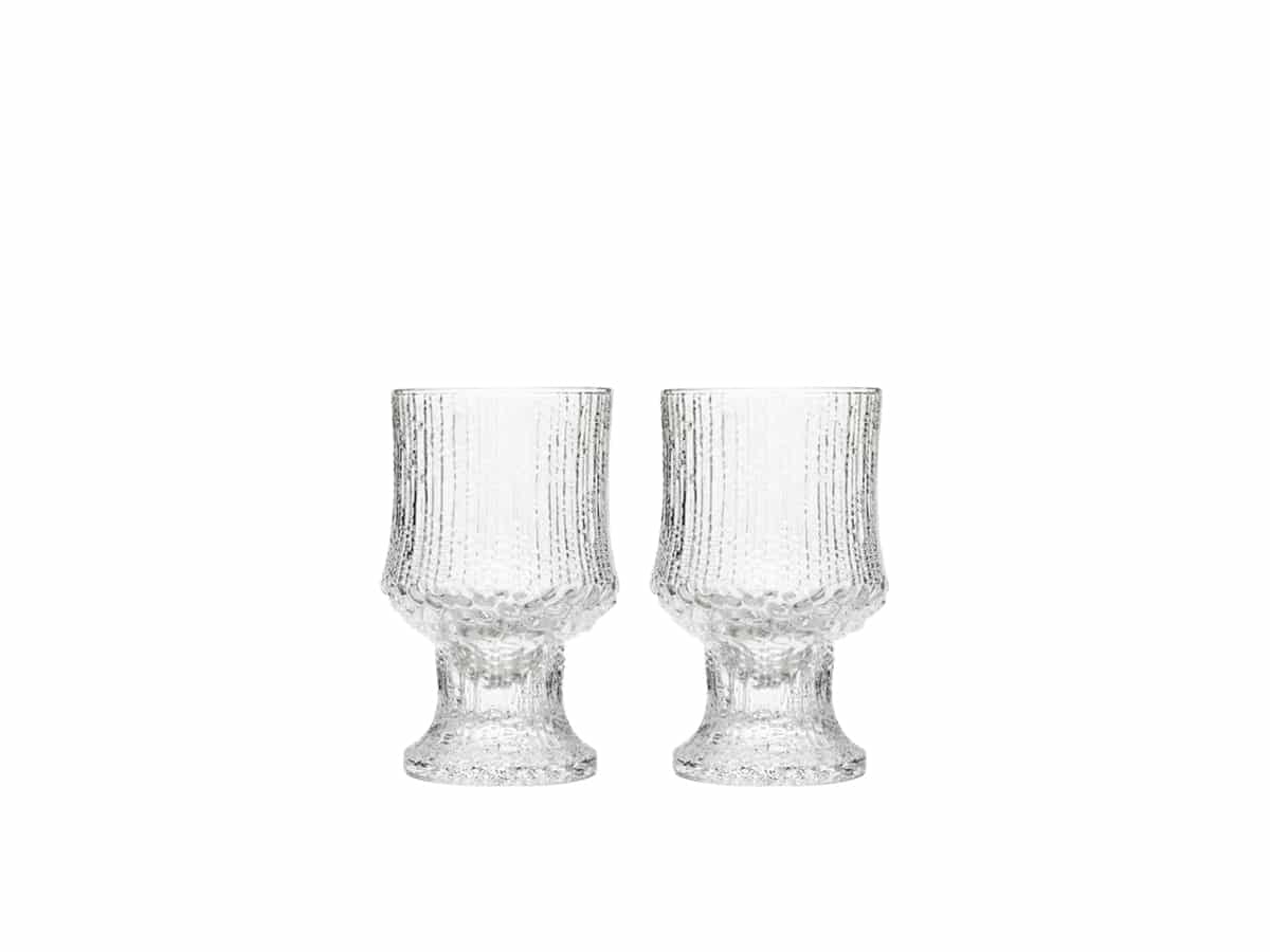 Hrímað glas frá Iittala úr Ultima Thule línunni. Glösin eru flott undir rauðvín, gos, vatn og aðra kalda drykki.