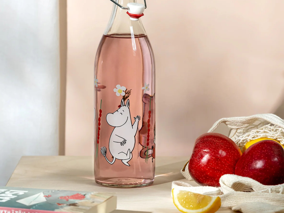 Moomin by Muurla - Glerflaska 1l Stawberries - Image 4