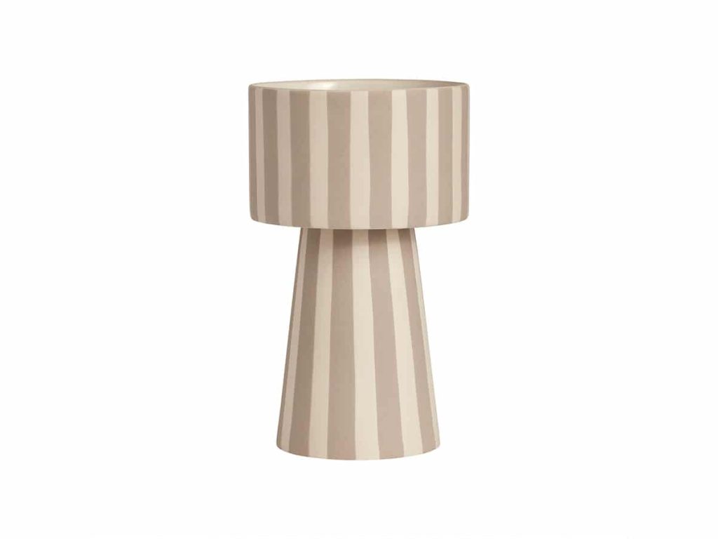 Fallegur blómapottur úr keramíki. Beige litaður röndóttur blómapottur. OYOY Toppu línan.