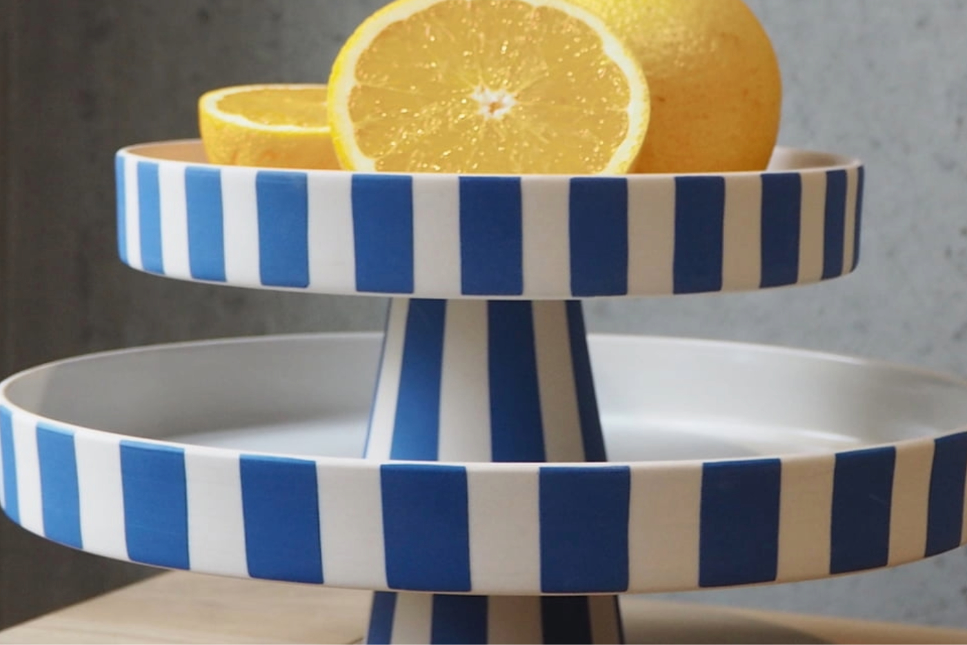 OYOY - Toppu Tertudiskur á/Fæti Stór Optic Blue - Image 3